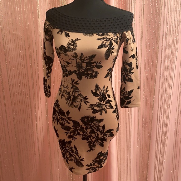 🆕️ A'gaci - Off the Shoulder Dress NWT - Picture 1 of 5